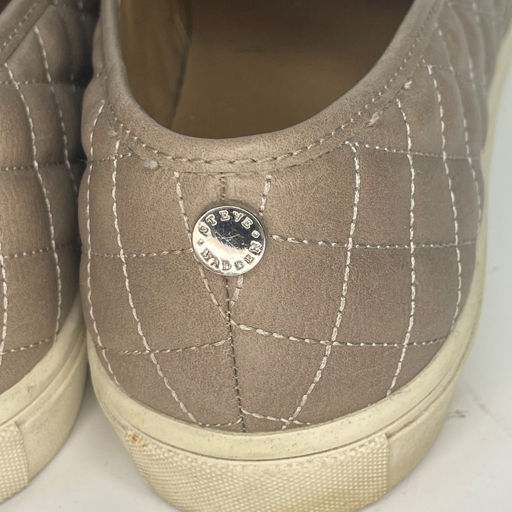 Steve Madden Quilted Slip-On Sneakers Women’s Size 11 Taupe - Picture 6 of 9